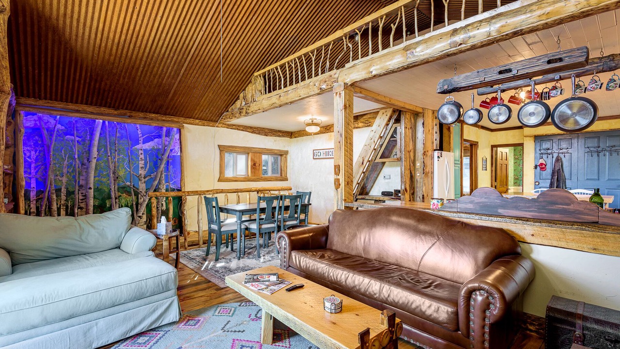 Photo of Livingroom in Bailey
