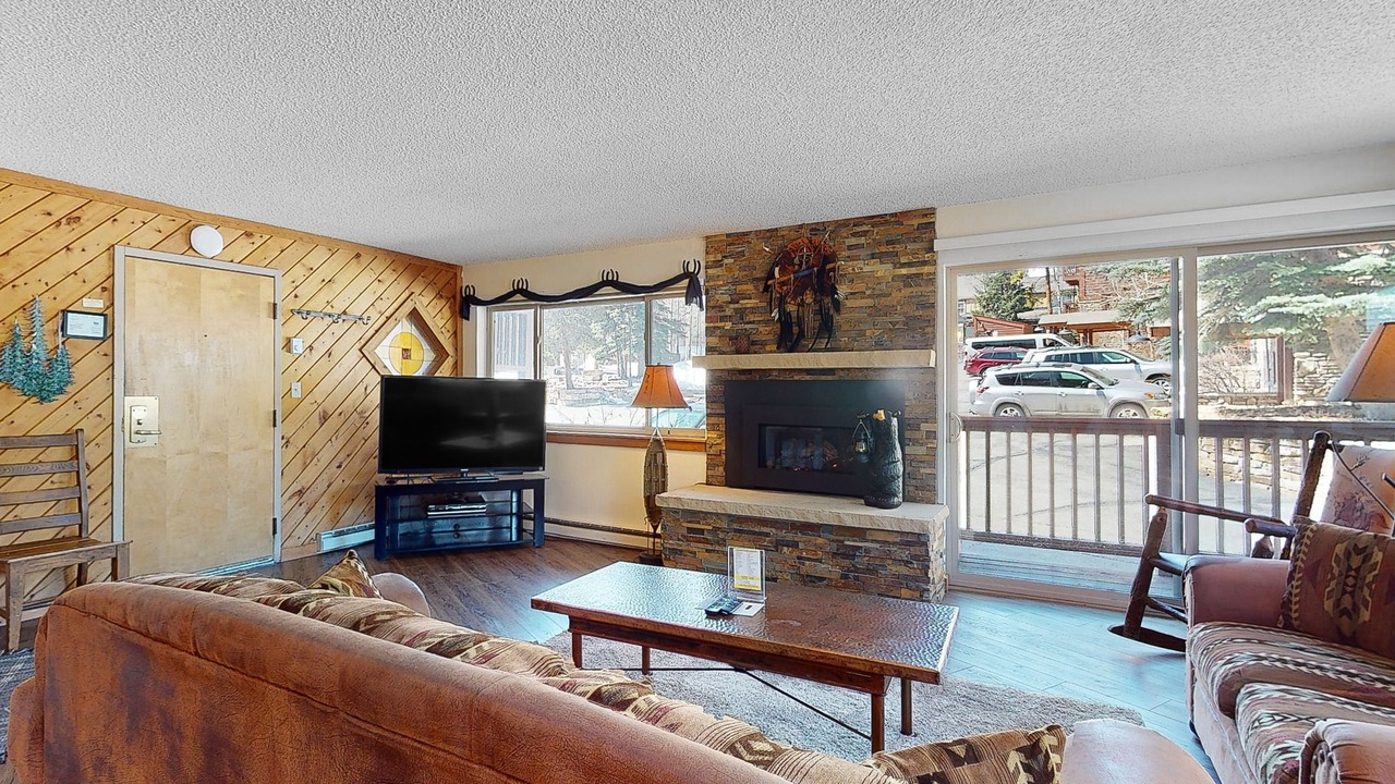 Photo of Livingroom in Four O'Clock