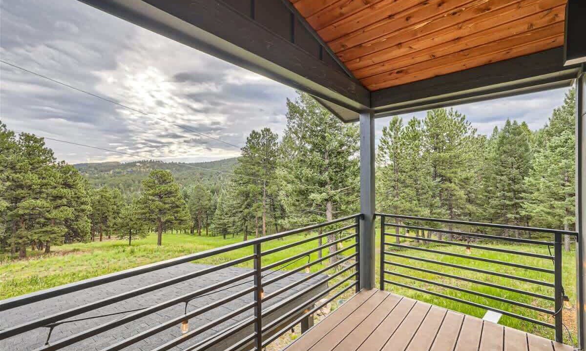 Photo of Outdoor in Evergreen Meadows