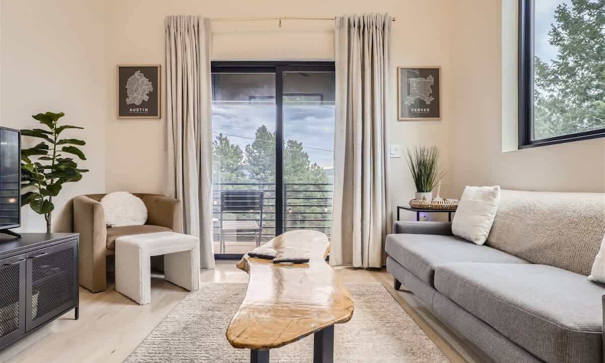 Photo of Bedroom in Evergreen Meadows