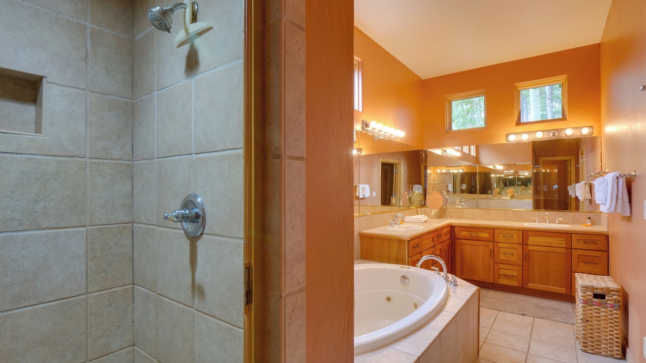 Photo of Bathroom in Warrior's Mark West