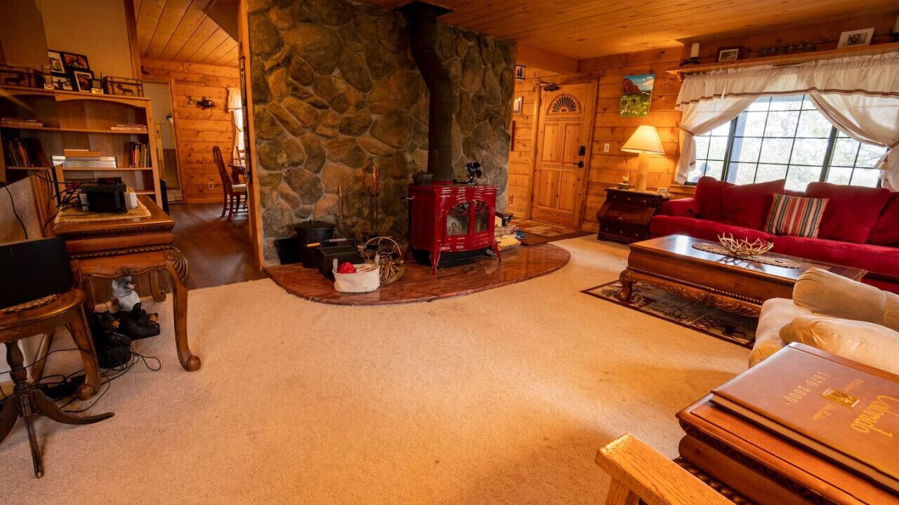 Photo of Livingroom in Crystal Lake