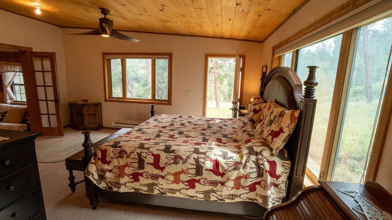 Photo of Bedroom in Crystal Lake