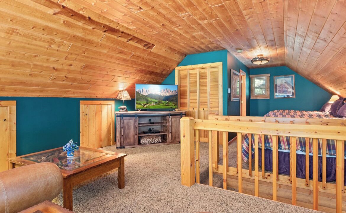 Photo of Bedroom in Drake