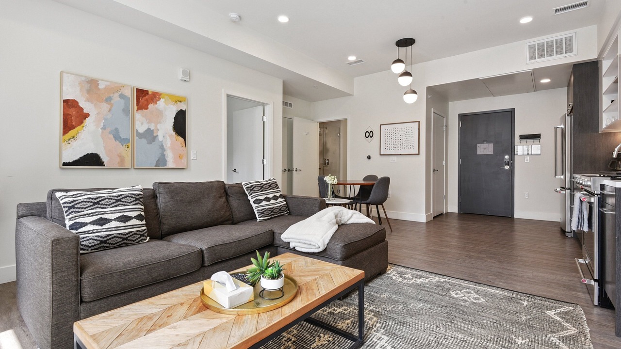 Photo of Livingroom in Jefferson Park