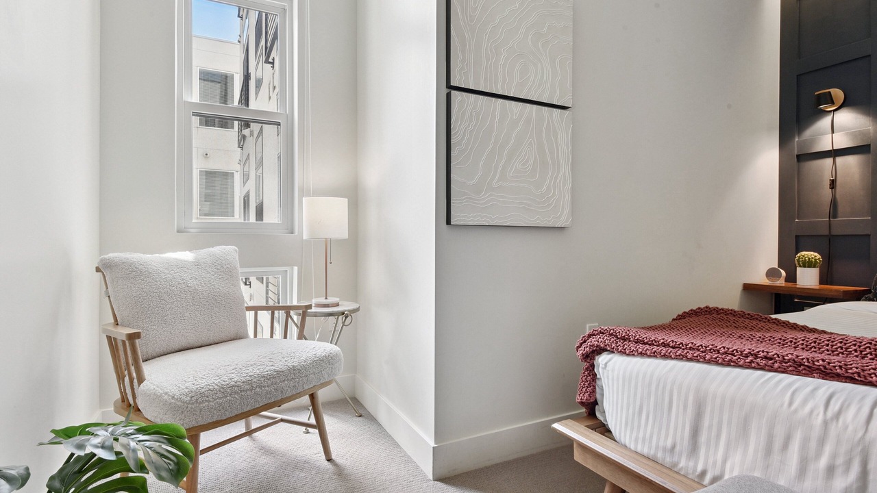 Photo of Bedroom in Jefferson Park
