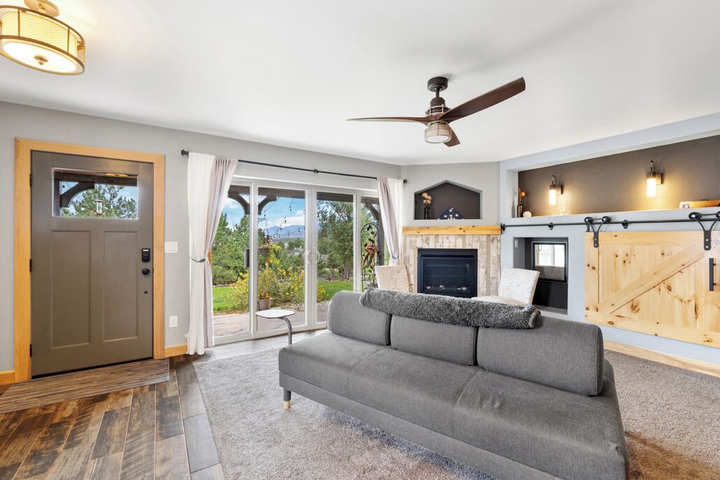 Photo of Livingroom in Gleneagle