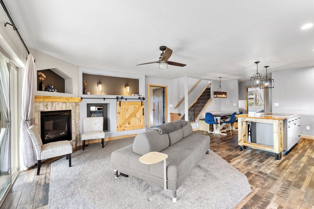 Photo of Livingroom in Gleneagle