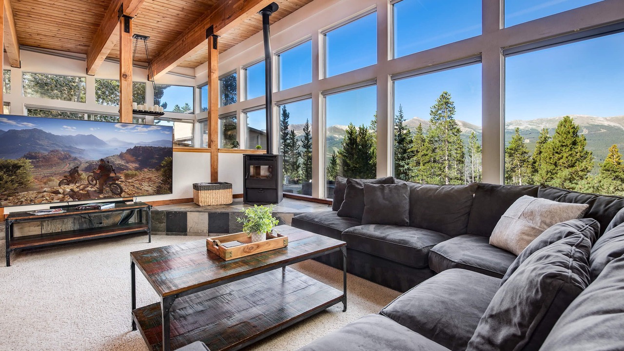 Photo of Livingroom in Forest Hills