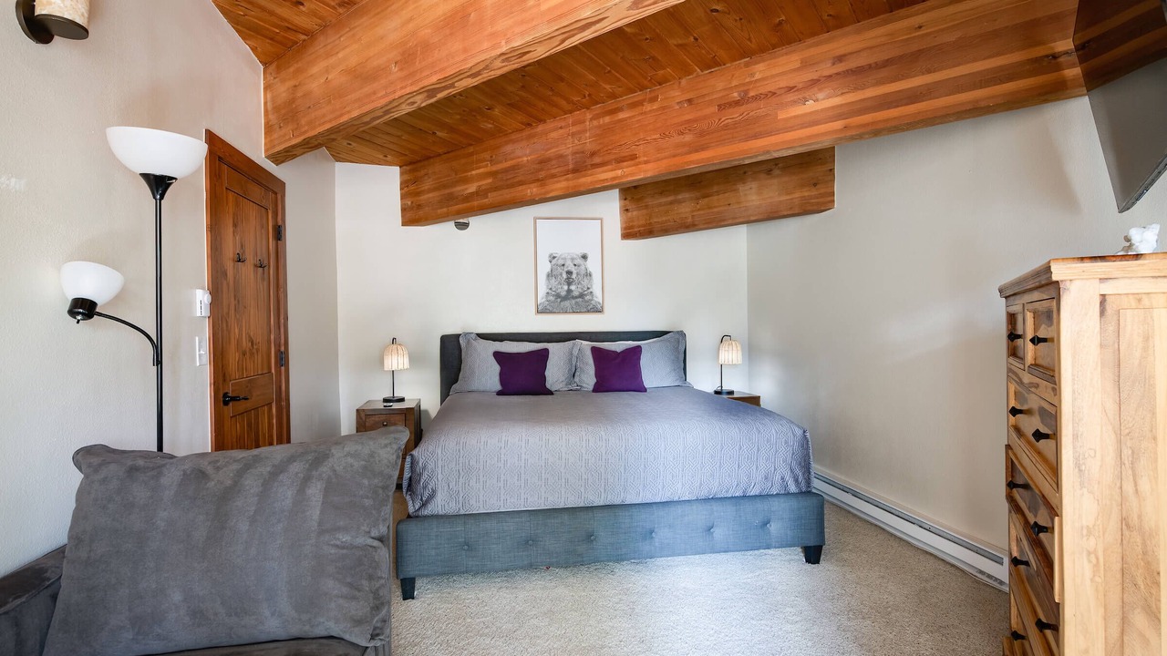 Photo of Bedroom in Forest Hills