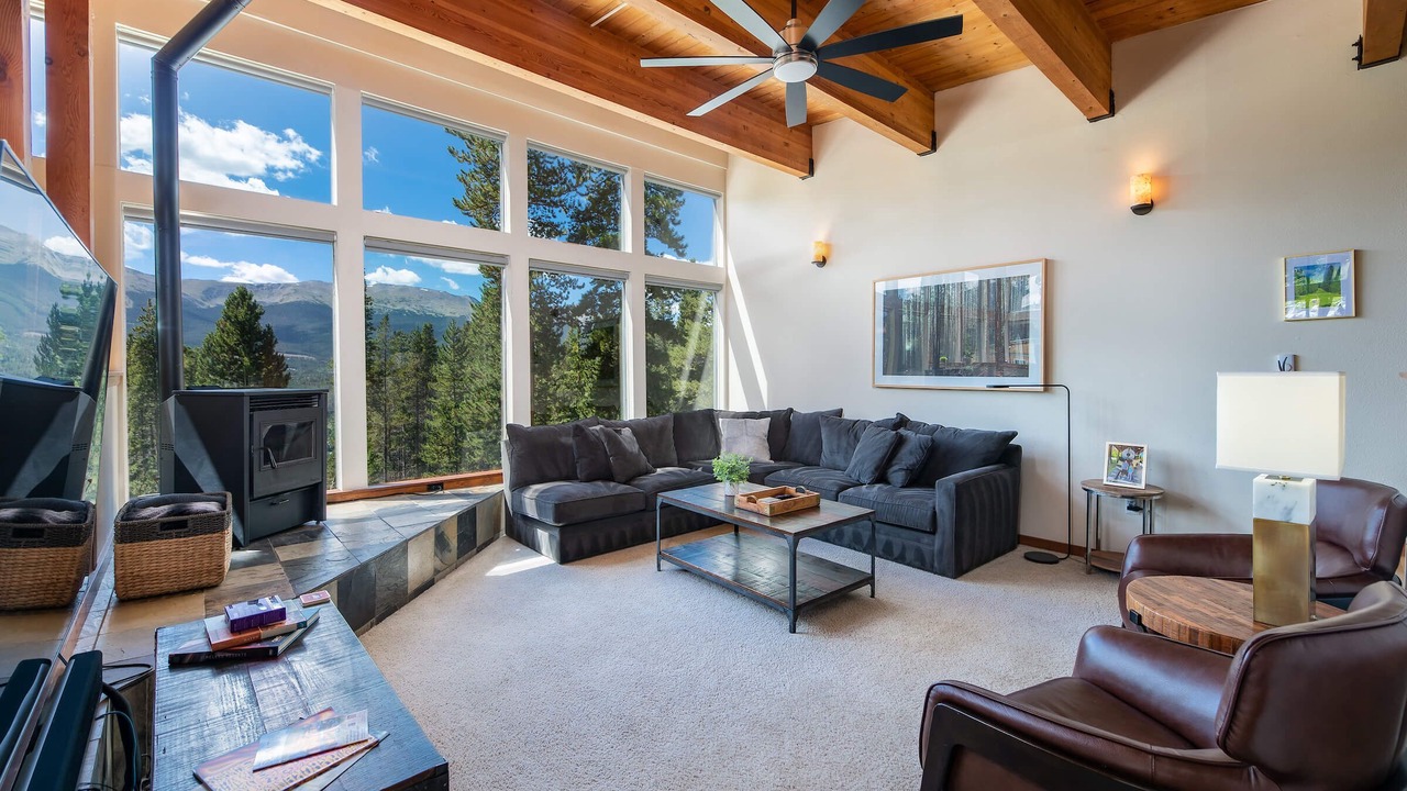 Photo of Livingroom in Forest Hills