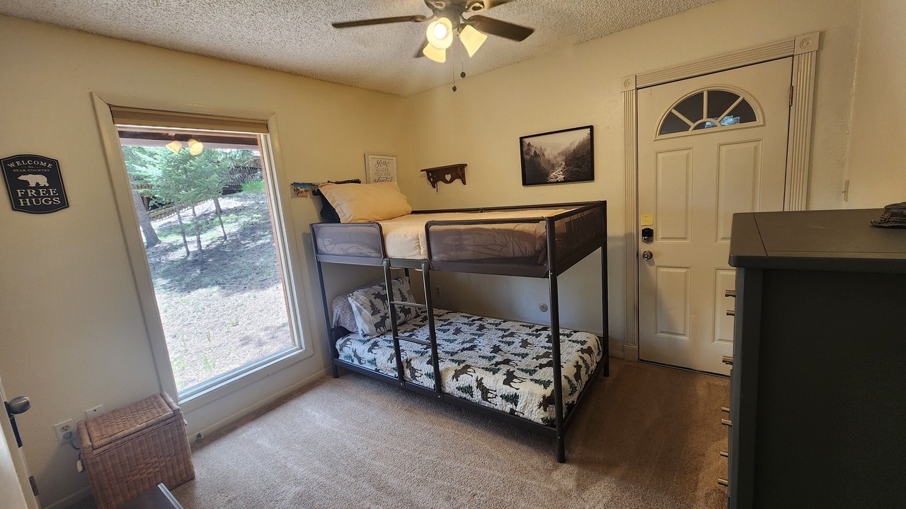 Photo of Livingroom in Woodland Park