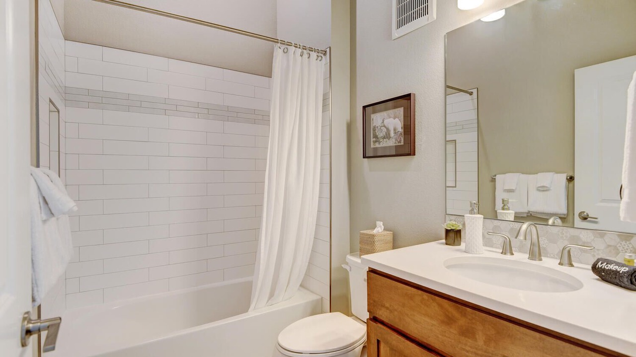 Photo of Bathroom in Rendezvous