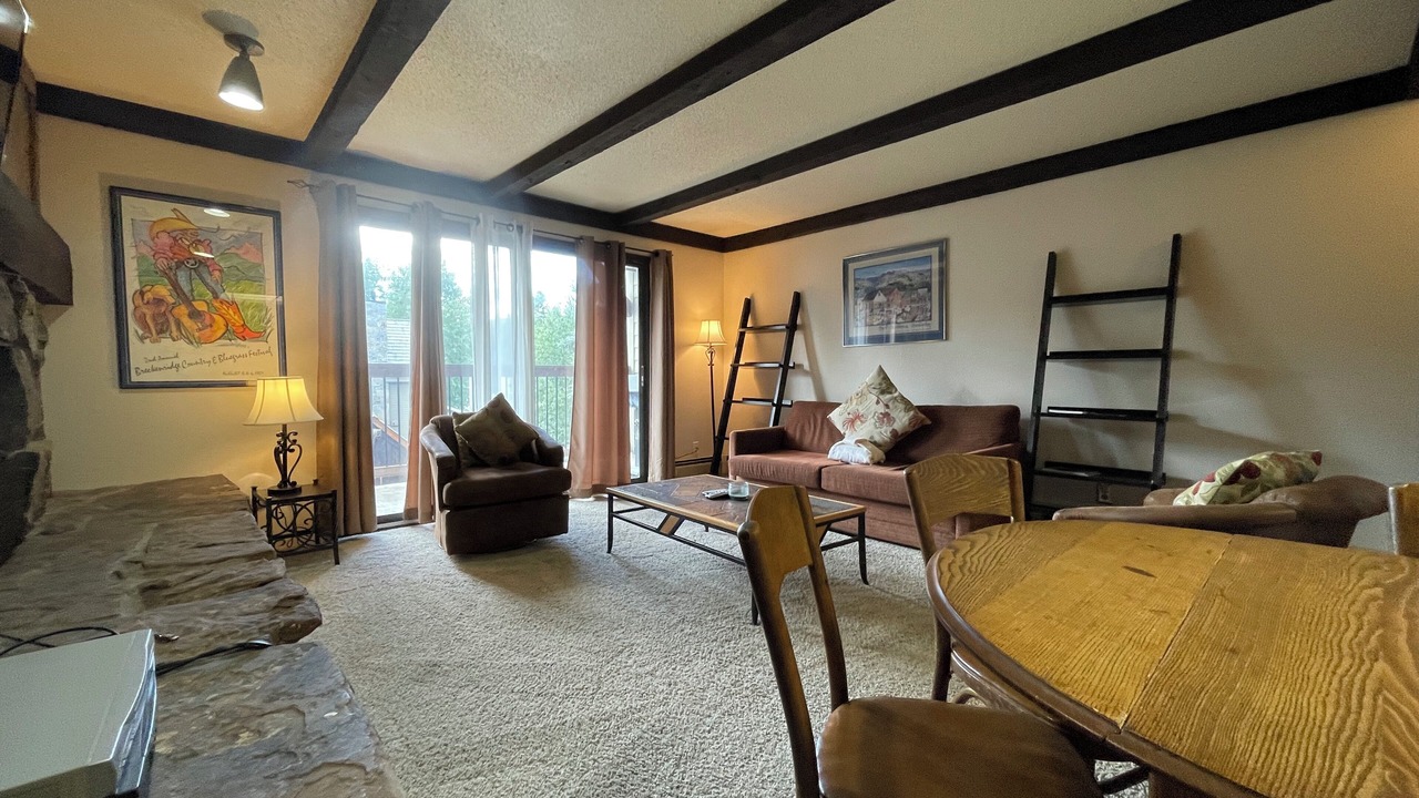 Photo of Livingroom in Historic District