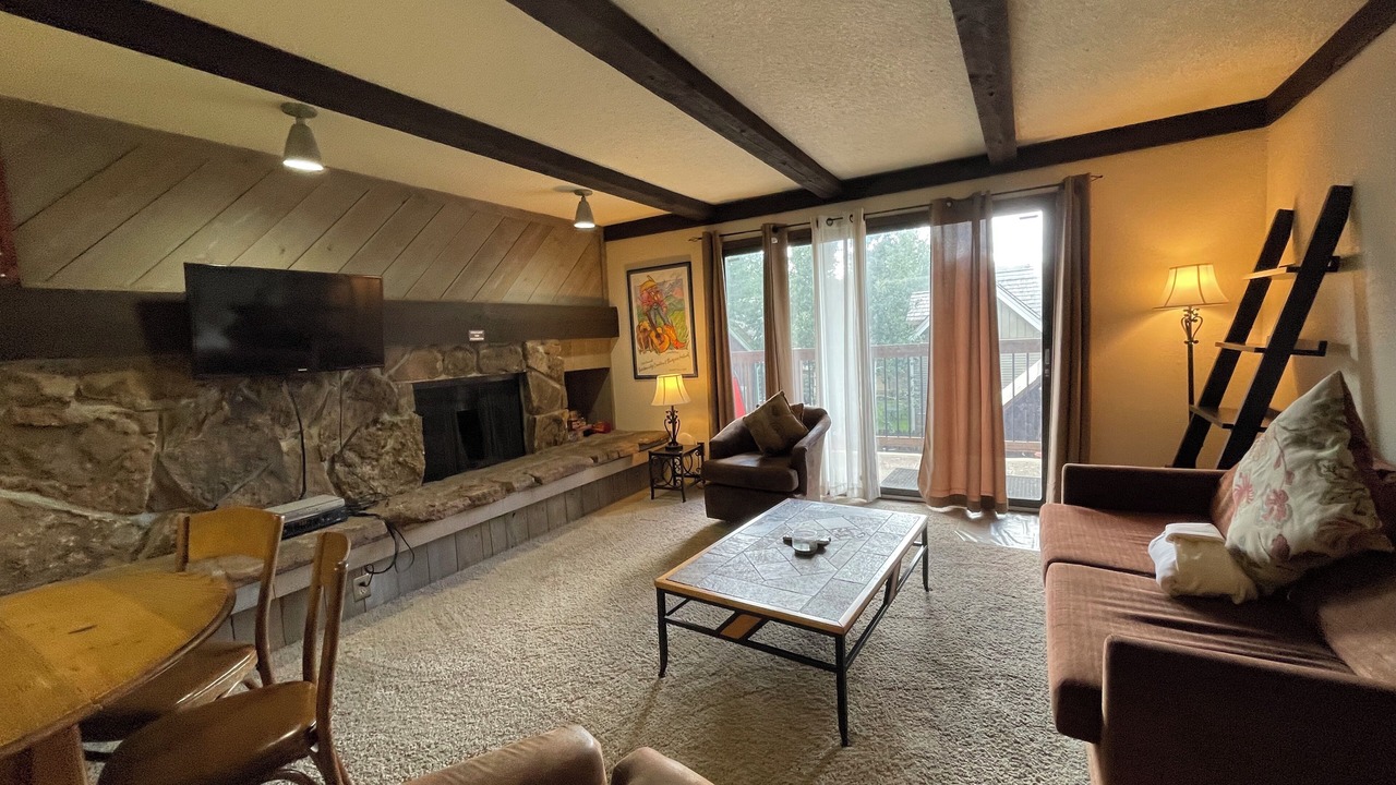 Photo of Livingroom in Historic District