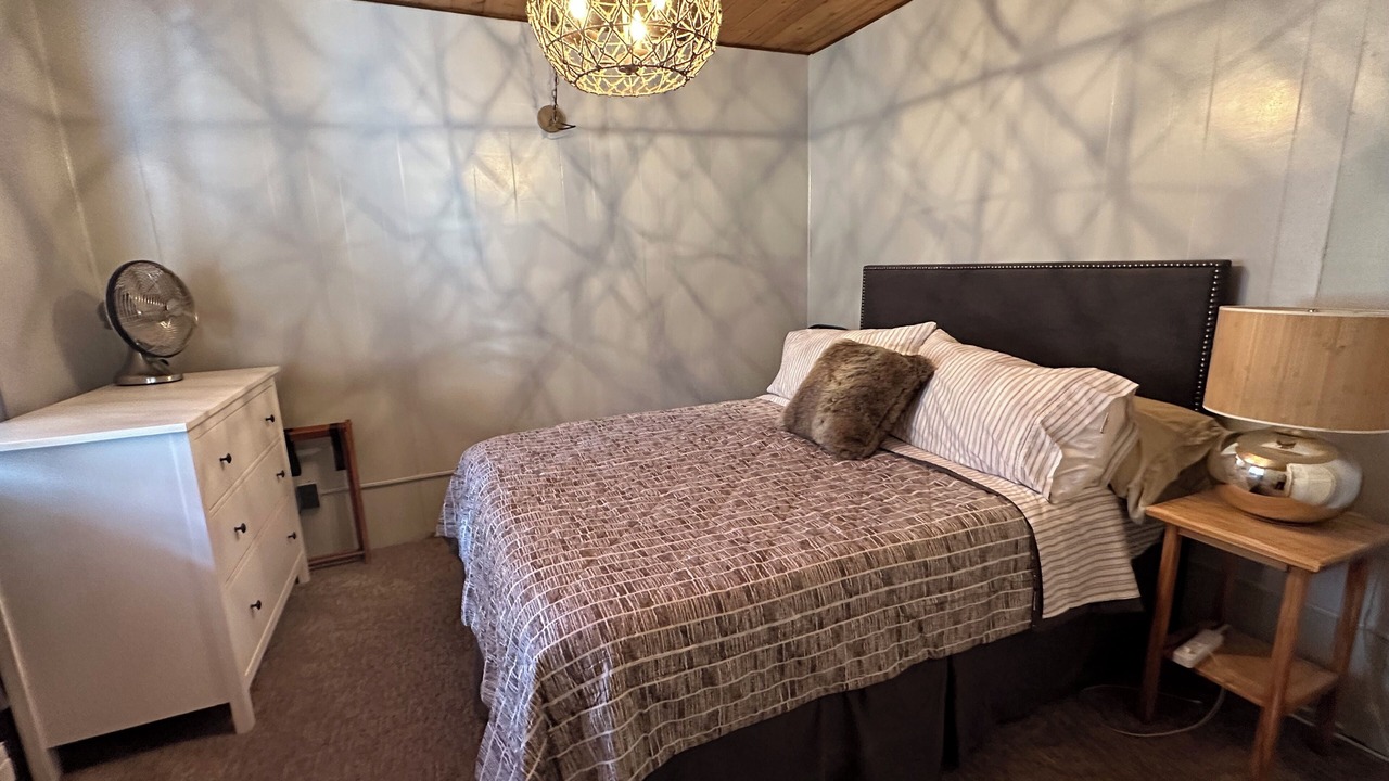 Photo of Bedroom in Lake City
