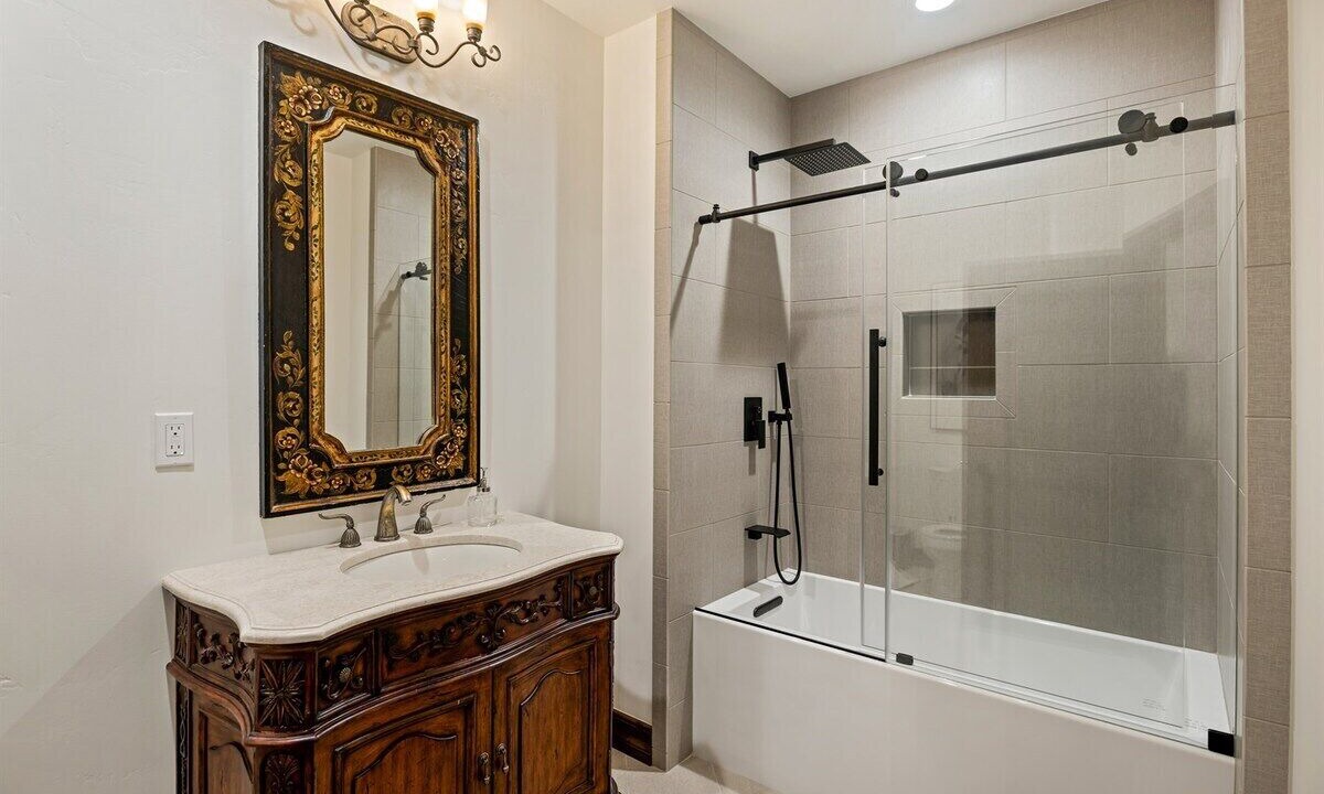 Photo of Bathroom in Carbondale