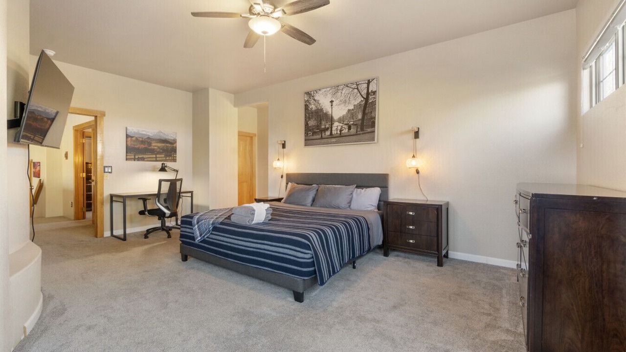Photo of Bedroom in Skyway