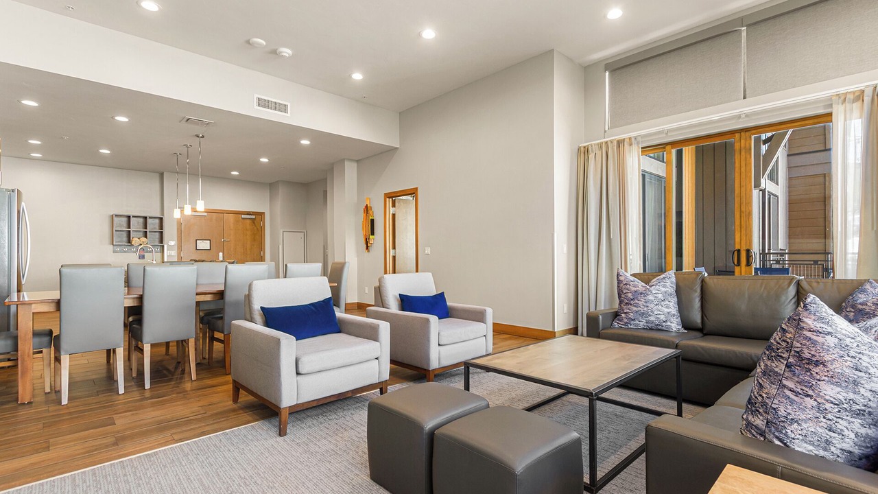 Photo of Livingroom in Boulder Ridge