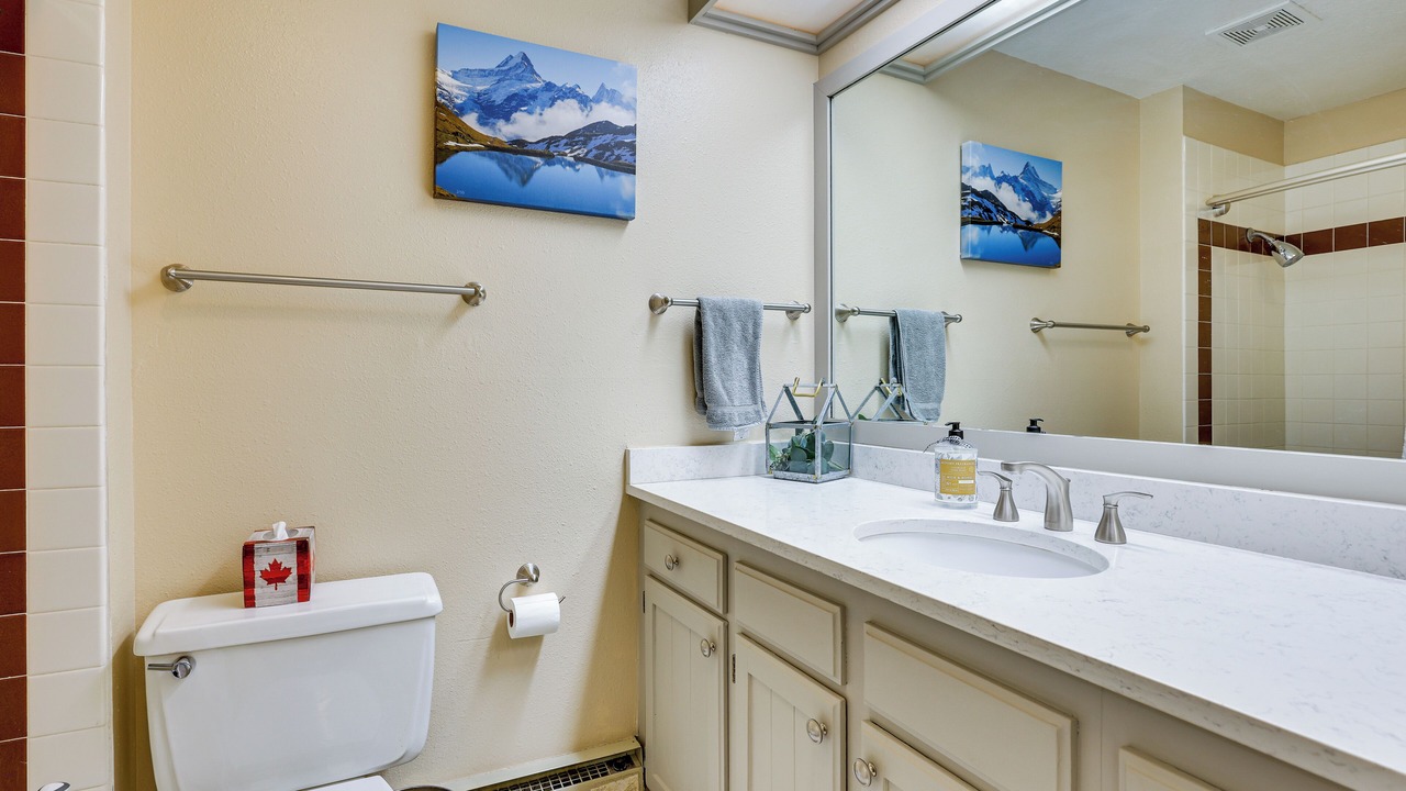 Photo of Bathroom in Lakeside Village
