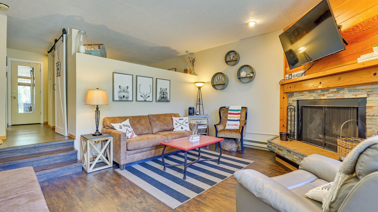 Photo of Livingroom in Lakeside Village