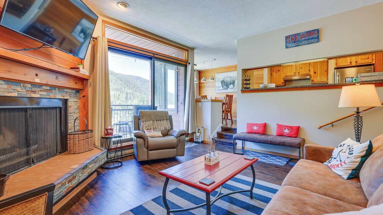Photo of Livingroom in Lakeside Village