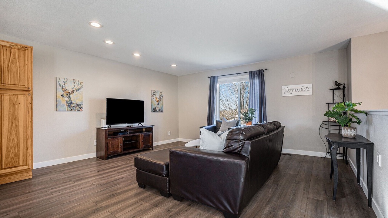 Photo of Livingroom in Castle Rock