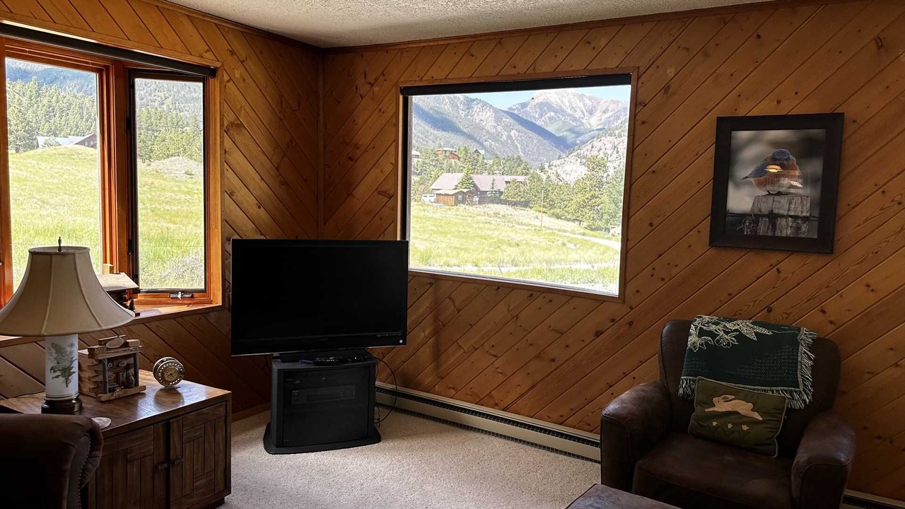 Photo of Livingroom in Lake City