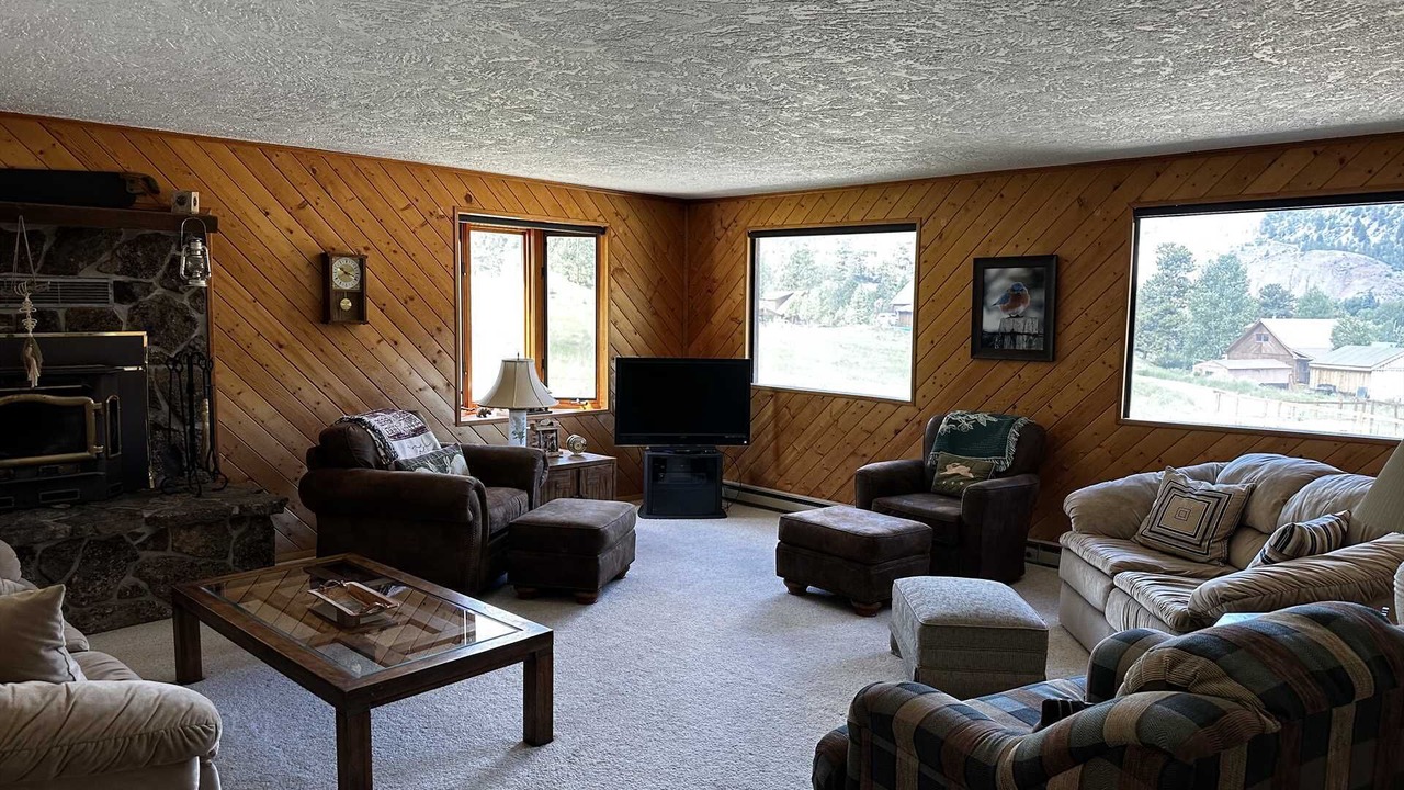 Photo of Livingroom in Lake City