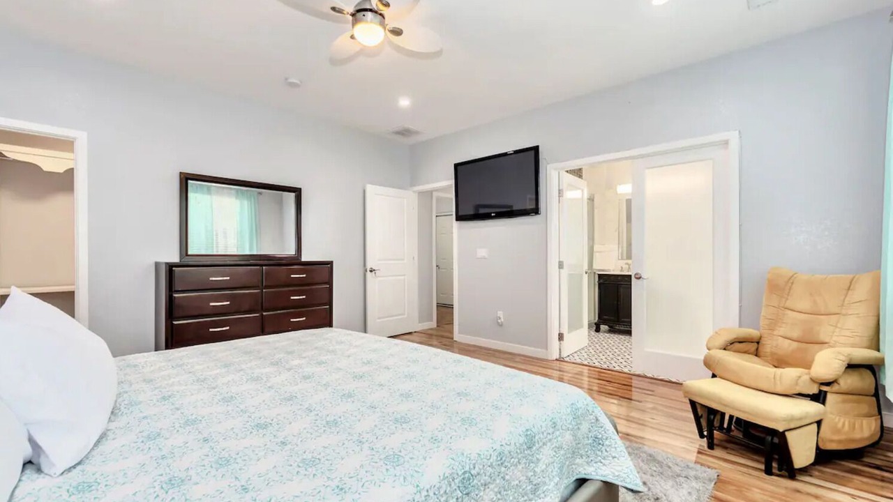 Photo of Bedroom in Aurora