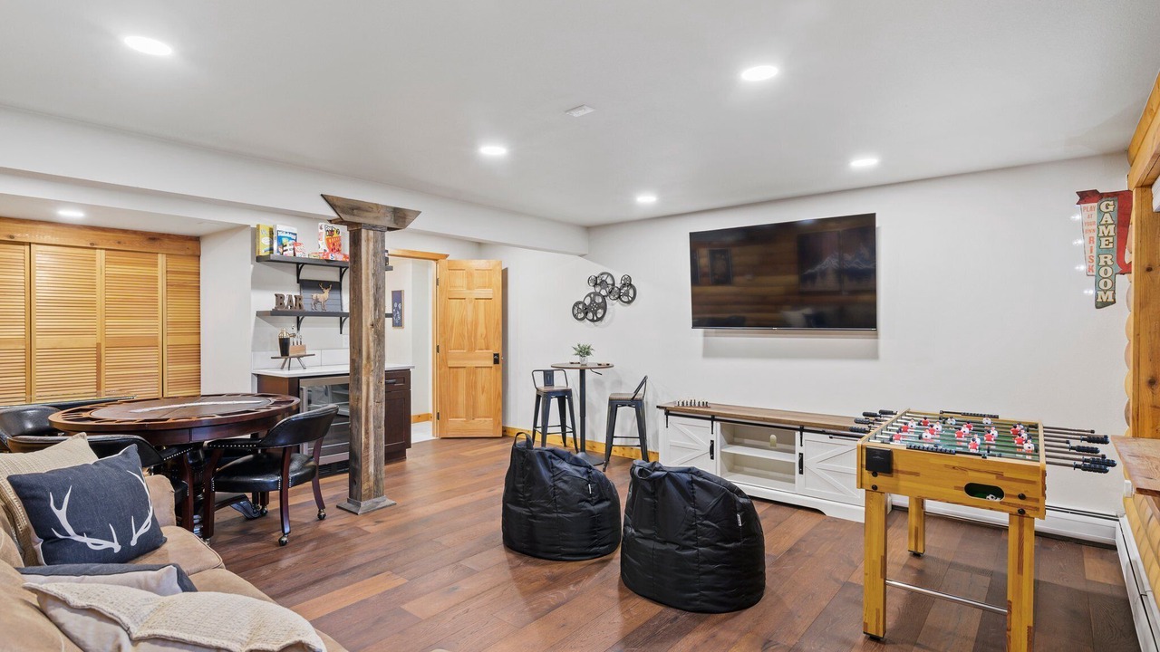 Photo of Livingroom in Evergreen