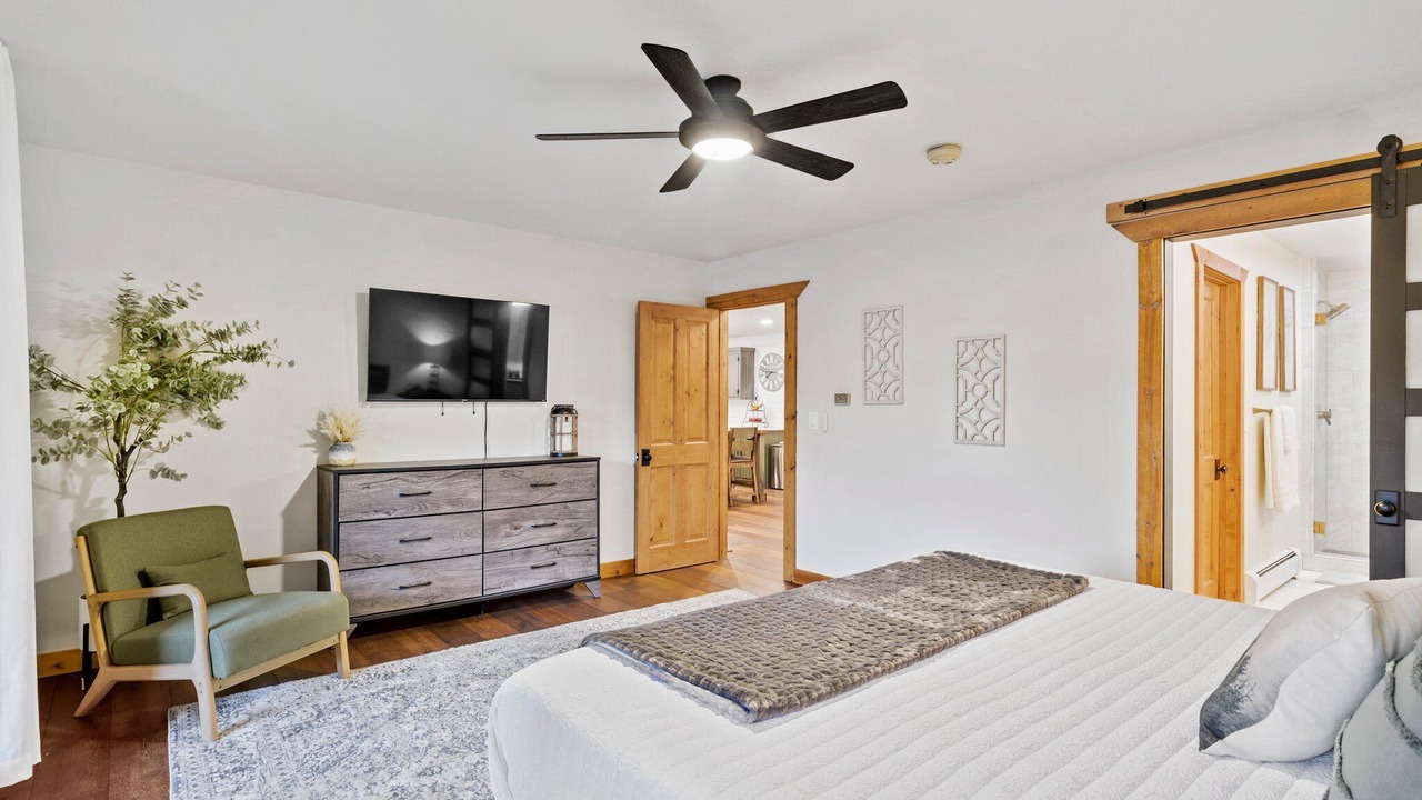 Photo of Bedroom in Evergreen