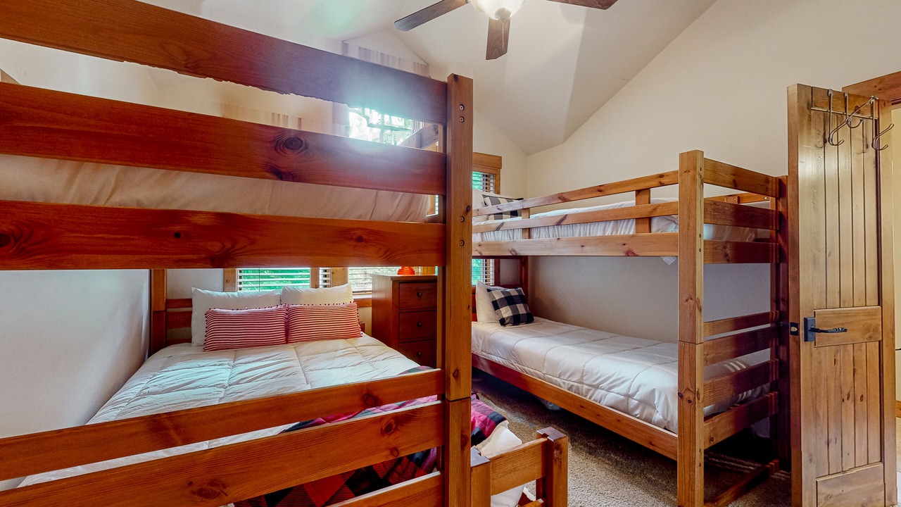 Photo of Bedroom in Crown
