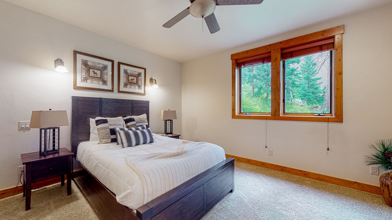 Photo of Bedroom in Crown