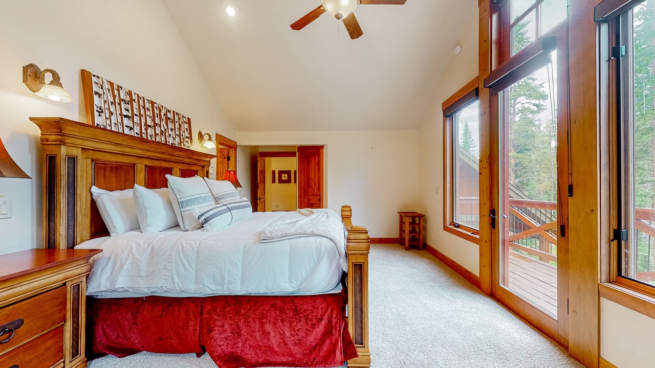 Photo of Bedroom in Crown