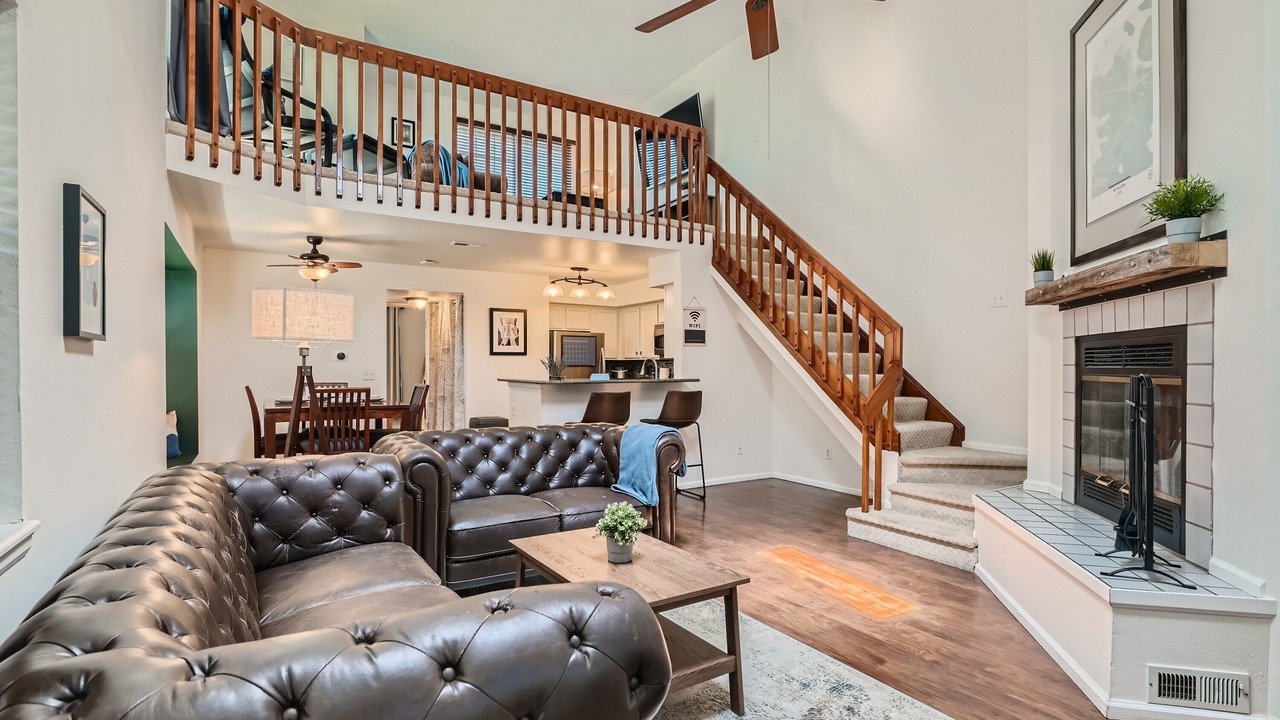 Photo of Livingroom in Meadow Hills