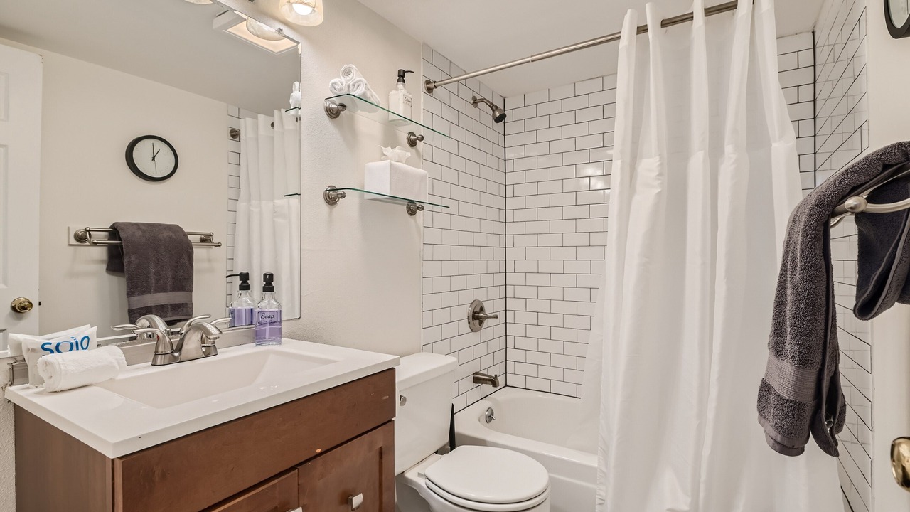 Photo of Bathroom in Meadow Hills
