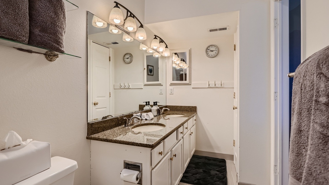Photo of Bathroom in Meadow Hills