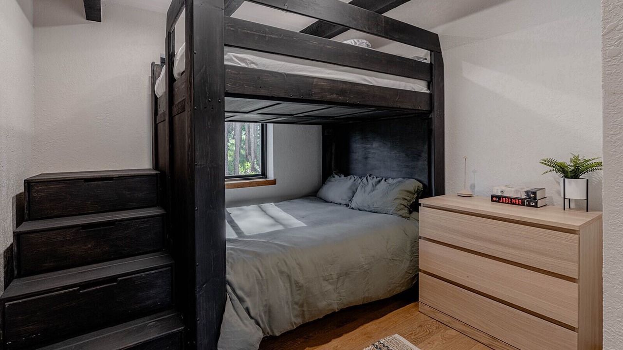 Photo of Bedroom in Breckenridge Heights