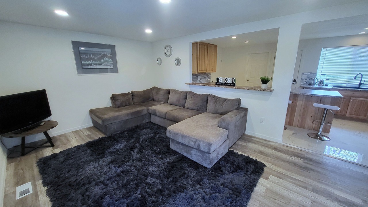 Photo of Livingroom in Aurora