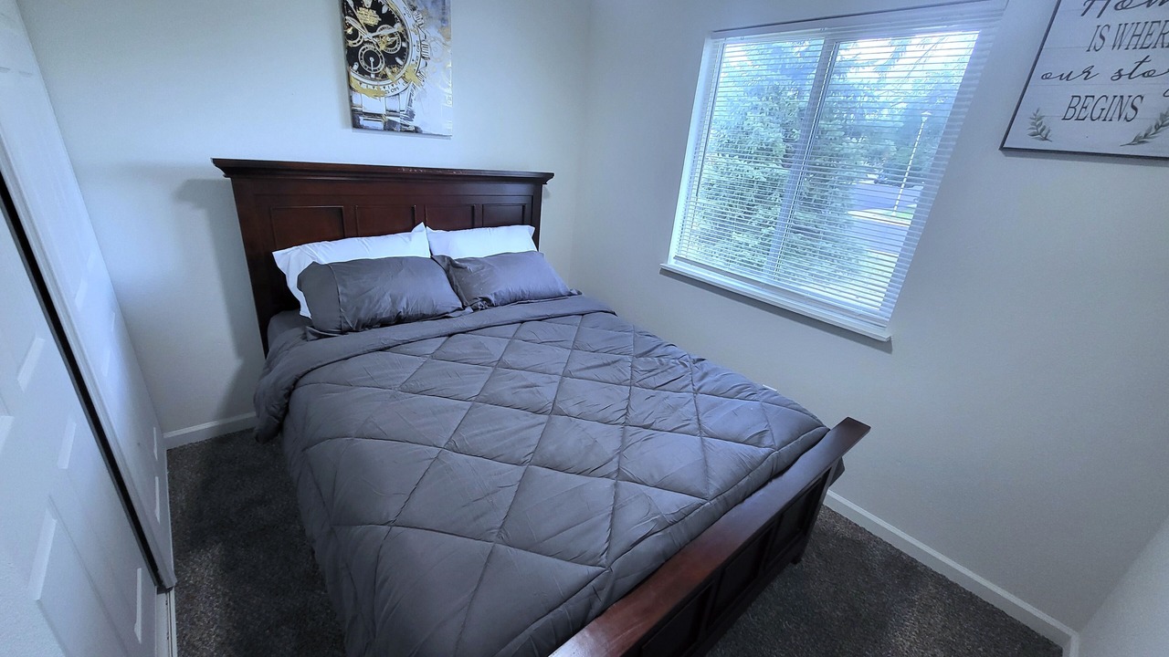 Photo of Bedroom in Aurora