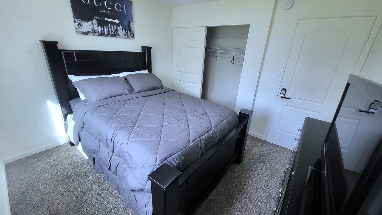 Photo of Bedroom in Aurora