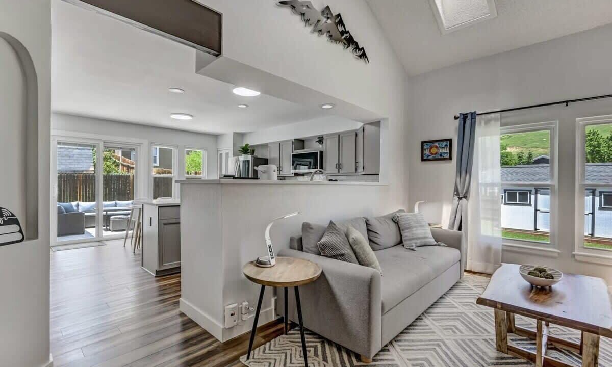 Photo of Livingroom in Northwest Colorado Springs