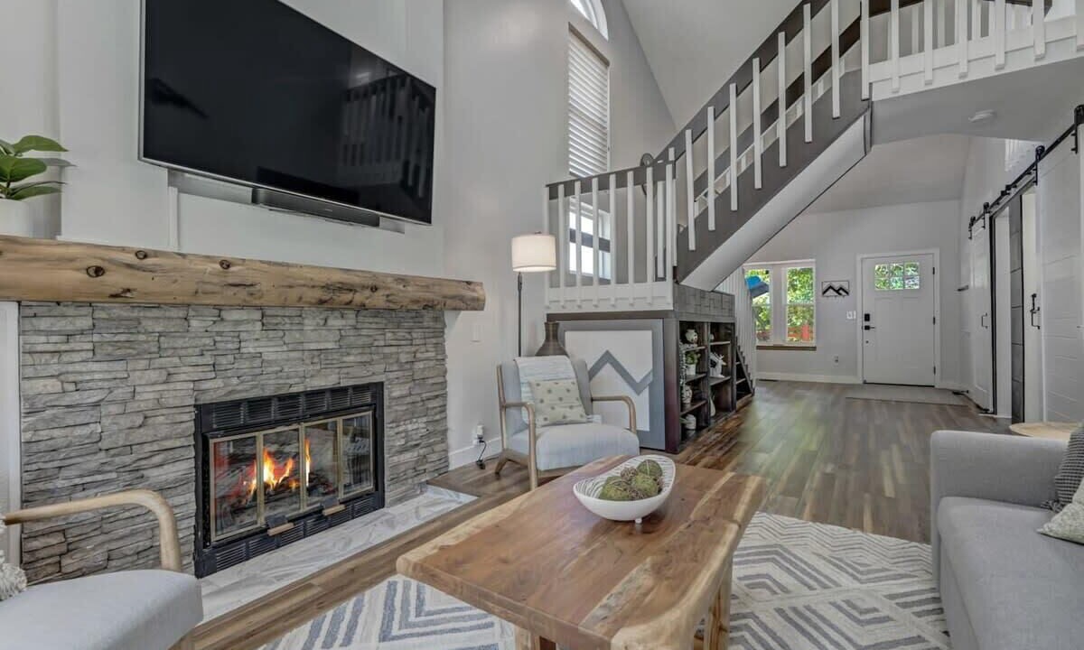 Photo of Livingroom in Northwest Colorado Springs