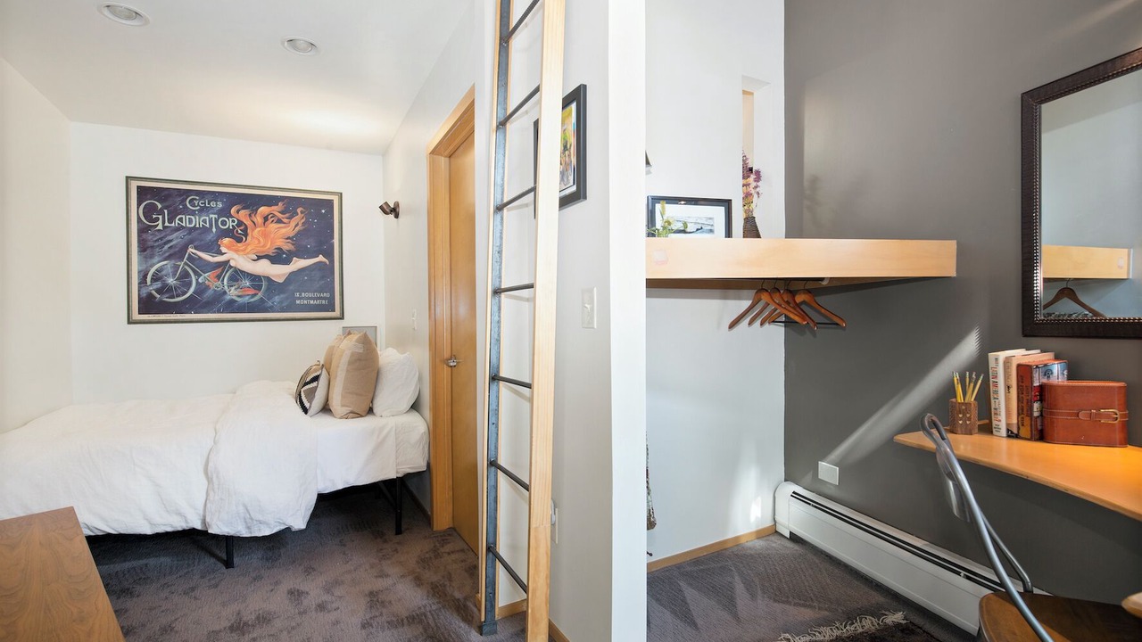 Photo of Bedroom in North Park Hill