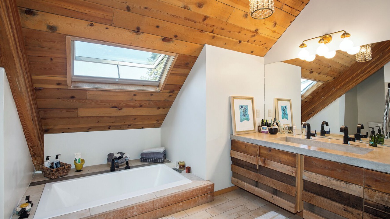 Photo of Bathroom in North Park Hill