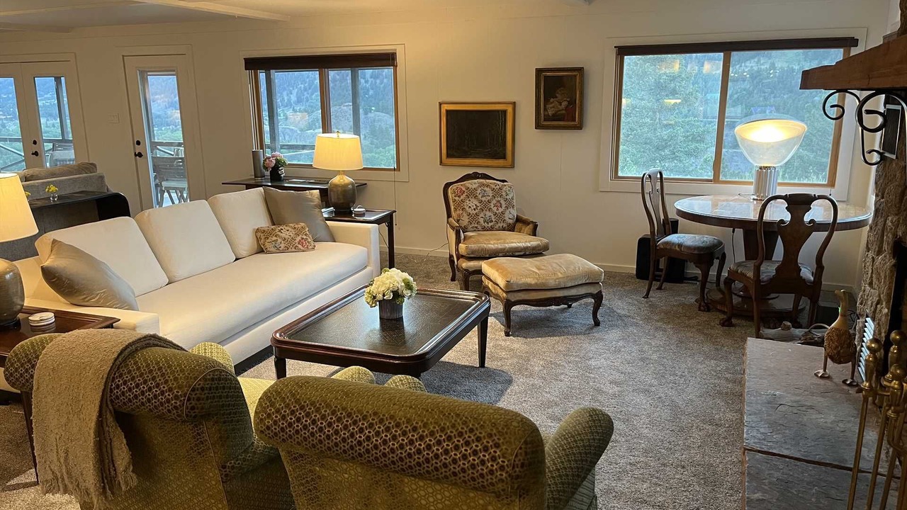 Photo of Livingroom in Lake City