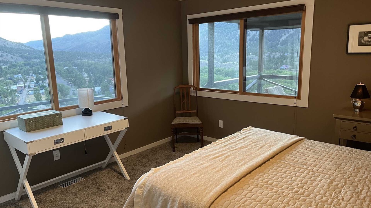 Photo of Bedroom in Lake City