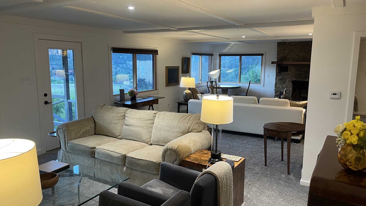 Photo of Livingroom in Lake City