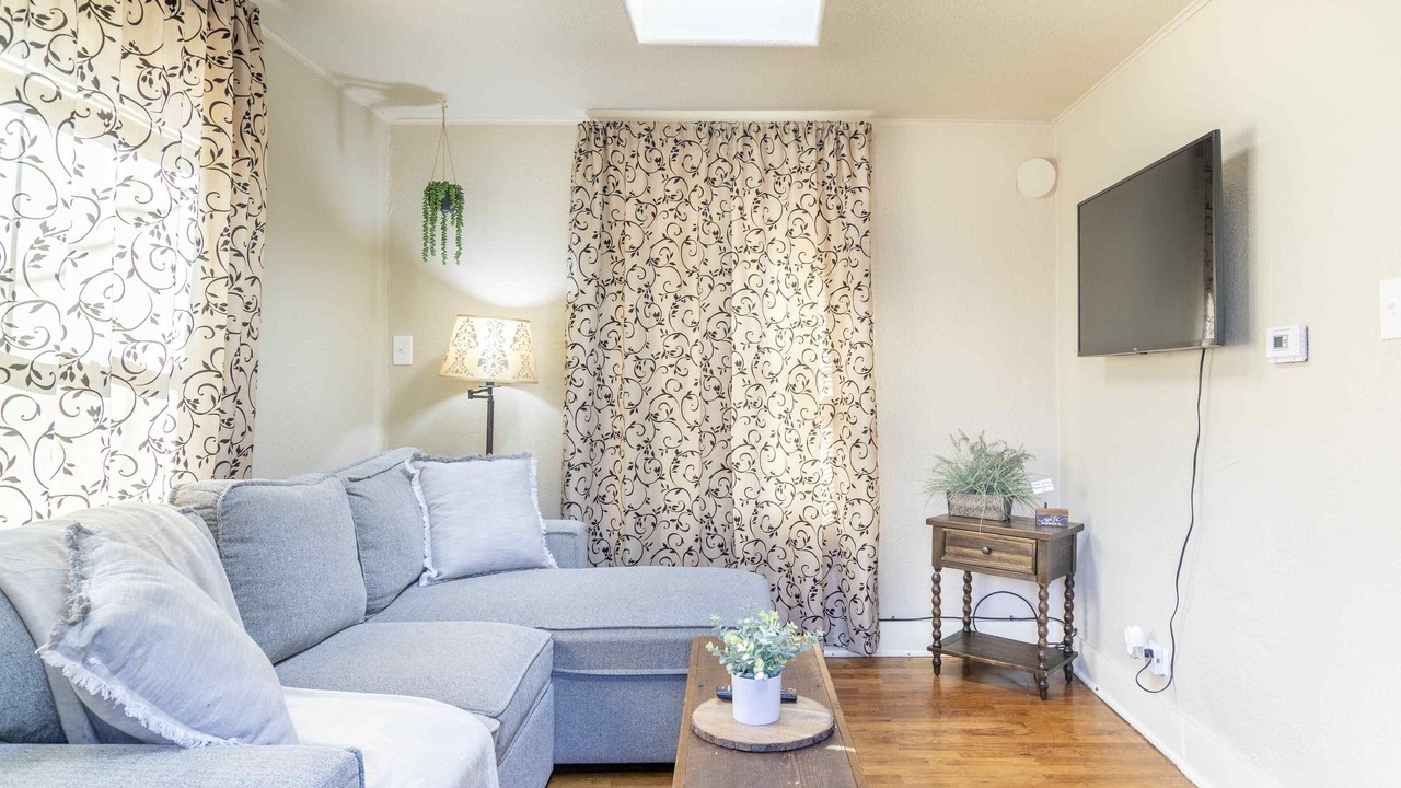 Photo of Livingroom in Manitou Springs Historic District